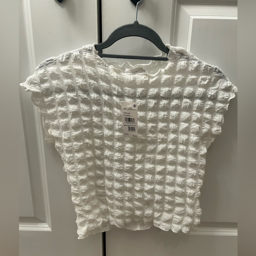 NWT: All in Favor White Short Sleeve Textured Waffle Knit Top Medium Stretchy